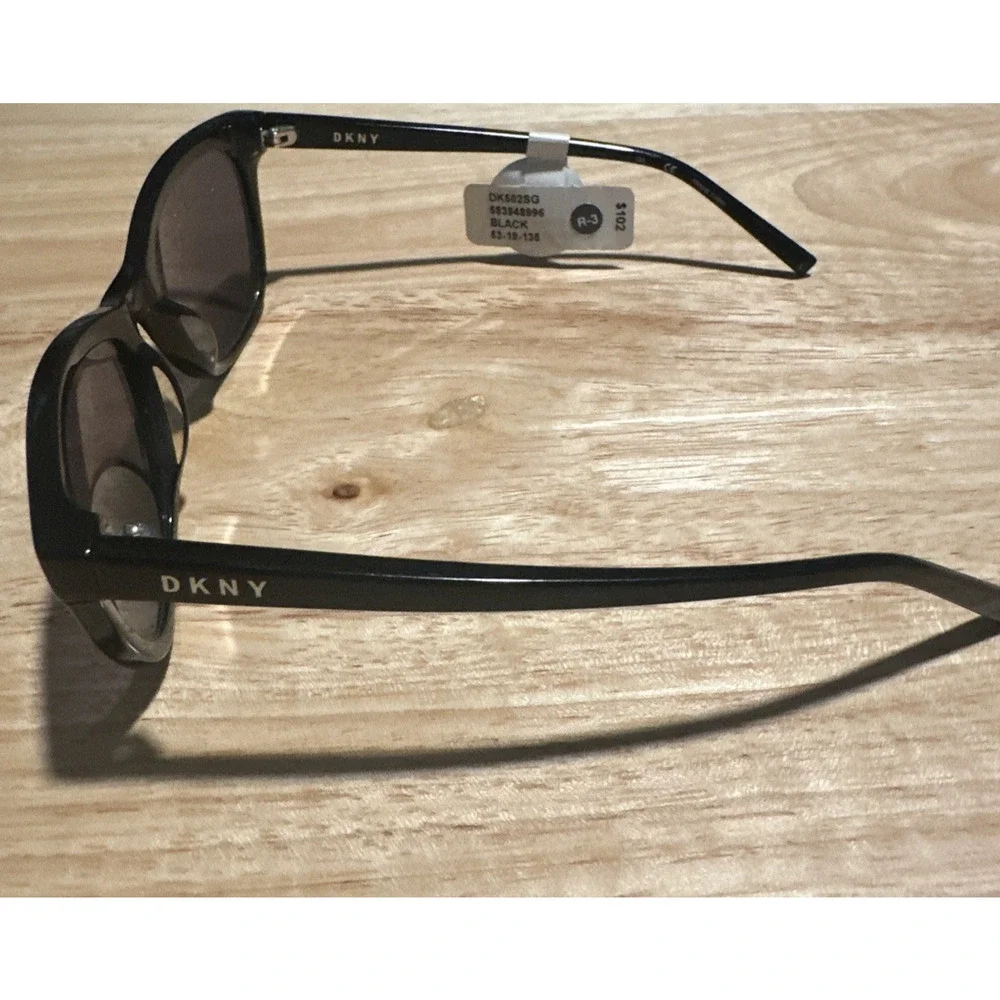 DKNY Women’s Sunglasses 🕶️ Black DK502SG 53-19-135